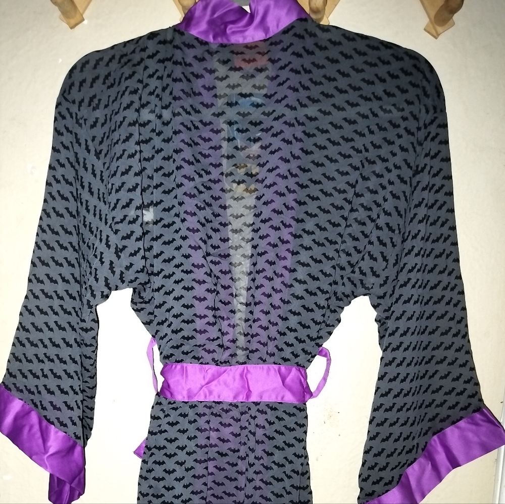 NWT S/M Robe Factory Polyester Batgirl Chiffon Robe - Picture 7 of 7